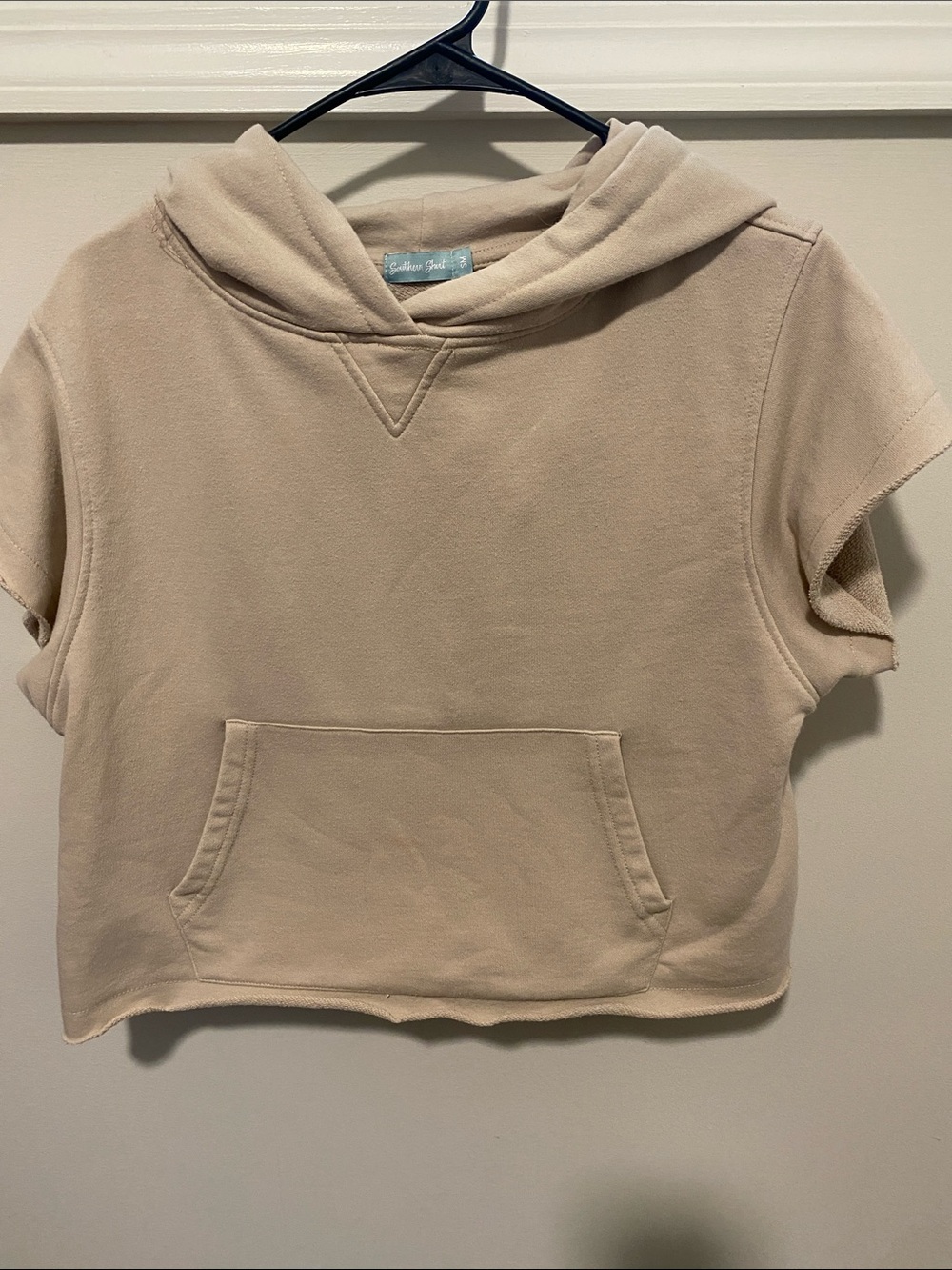 Beige Short-Sleeve Cropped Hoodie w/ Kangaroo Pocket